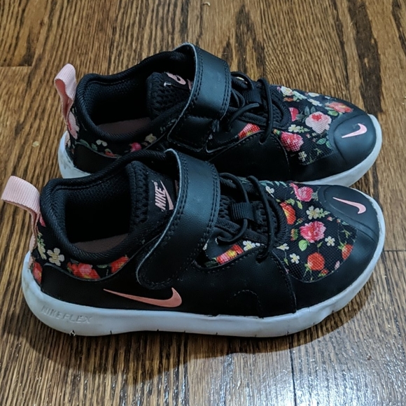 nike girl flower shoes